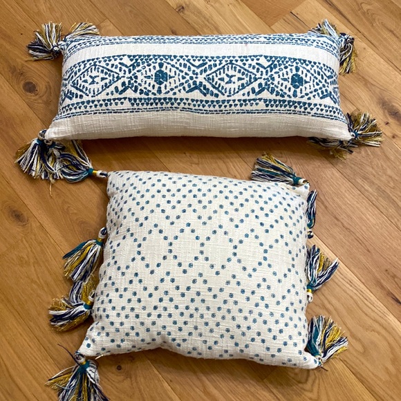Cute ANTHROPOLOGIE cushions - Picture 3 of 4